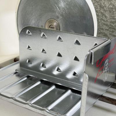LOT 139K: Vintage General Slicing Machine Model 300