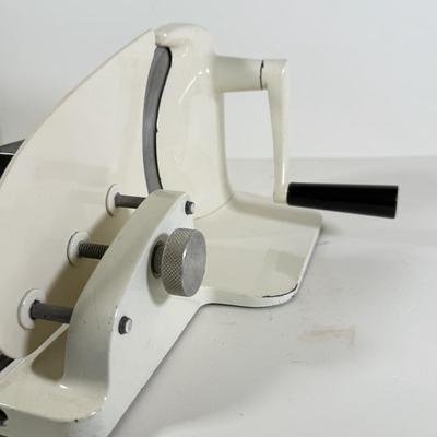 LOT 139K: Vintage General Slicing Machine Model 300