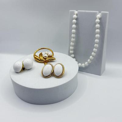 Sale Photo Thumbnail #191