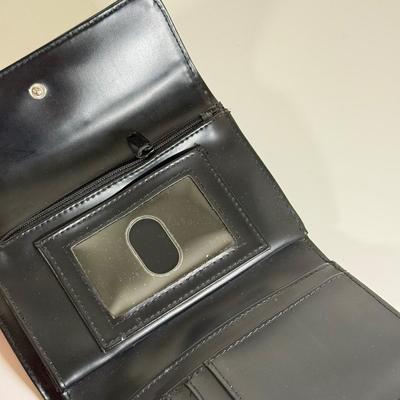 LOT 183L: Collection of Wallets: Leather, Guess, Fossil