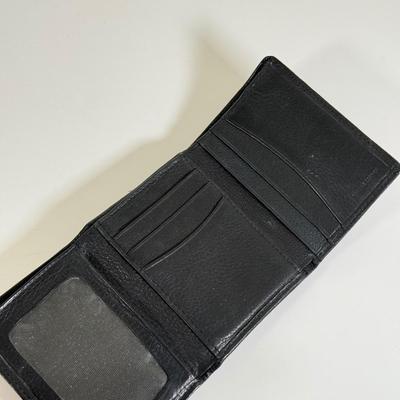 LOT 183L: Collection of Wallets: Leather, Guess, Fossil