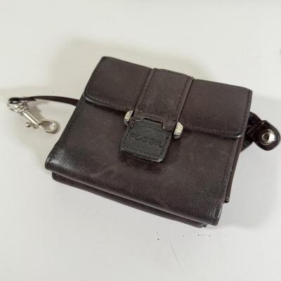 LOT 183L: Collection of Wallets: Leather, Guess, Fossil