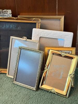 LOT 186D: Huge Collection of Vintage & Metal Photo Frames