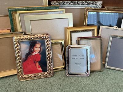 LOT 186D: Huge Collection of Vintage & Metal Photo Frames