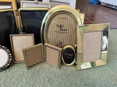 LOT 186D: Huge Collection of Vintage & Metal Photo Frames