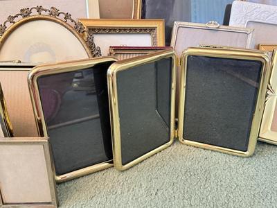 LOT 186D: Huge Collection of Vintage & Metal Photo Frames