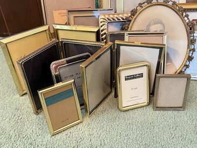 LOT 186D: Huge Collection of Vintage & Metal Photo Frames