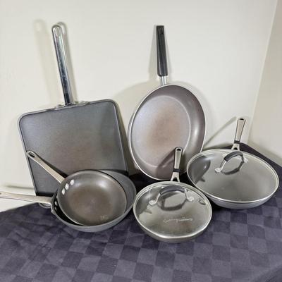 LOT 187K: Kitchen Pans: Calphalon & More