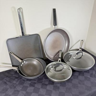 LOT 187K: Kitchen Pans: Calphalon & More