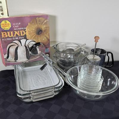 LOT 189K: Baking Collection: Nordic Ware Bundt Pan, Pyrex Dishes, Pampered Chef Measuring Cups & More
