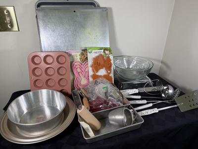 LOT 190K: Baking Collection: Durand Nesting Glass Mixing Bowls, Cookie Sheets & More
