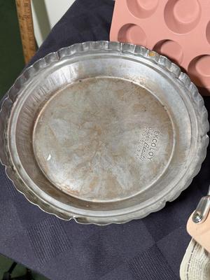 LOT 190K: Baking Collection: Durand Nesting Glass Mixing Bowls, Cookie Sheets & More