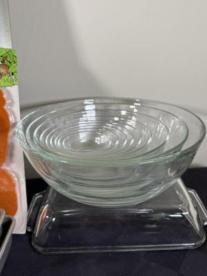 LOT 190K: Baking Collection: Durand Nesting Glass Mixing Bowls, Cookie Sheets & More