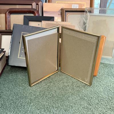 LOT 193D: Huge Photo Frame Collection
