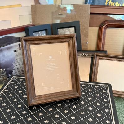 LOT 193D: Huge Photo Frame Collection
