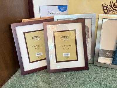 LOT 193D: Huge Photo Frame Collection