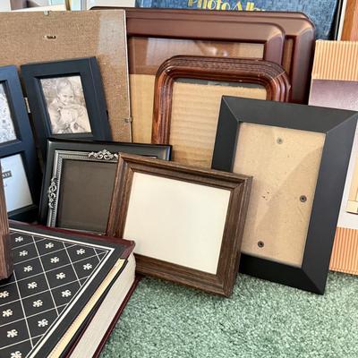 LOT 193D: Huge Photo Frame Collection