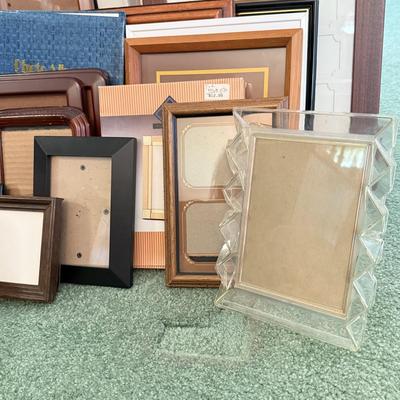 LOT 193D: Huge Photo Frame Collection