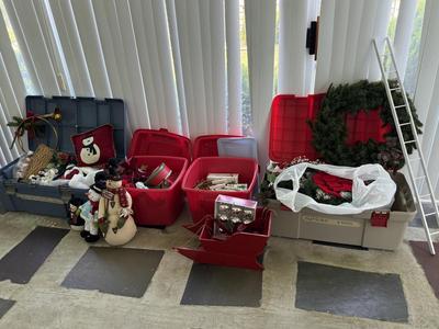 LOT 194P: Four Totes with Christmas Decor
