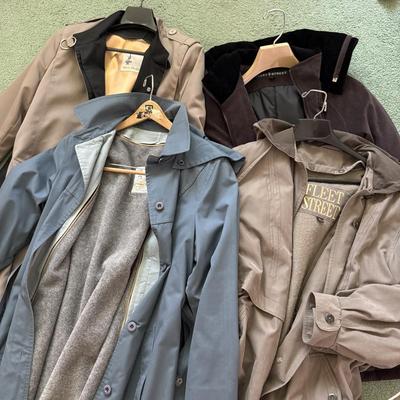 LOT 200L: Men’s Jackets: Fleet Street & London Fog