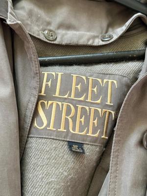 LOT 200L: Men’s Jackets: Fleet Street & London Fog