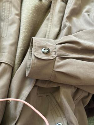 LOT 200L: Men’s Jackets: Fleet Street & London Fog