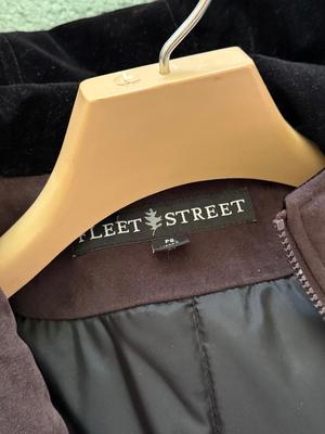 LOT 200L: Men’s Jackets: Fleet Street & London Fog