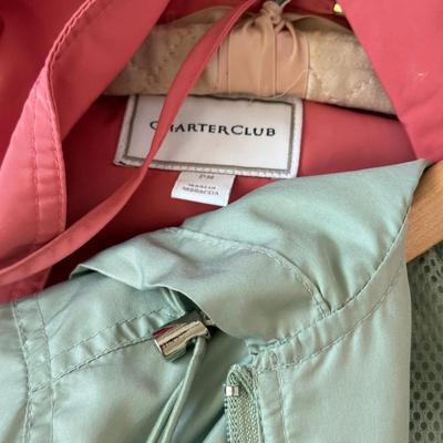 LOT 231L: Ladies’ Windbreakers & Jackets: Tally Ho, Charter Club, Fleet Street Ltd, London Fog, Totes