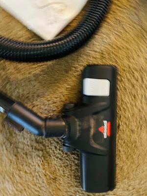 BISSEL ZING VACUUM CLEANER WITH ATTACHMENTS