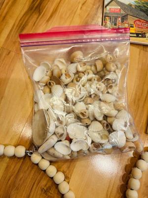 MISCELLANEOUS LOT OF RANDOM ITEMS