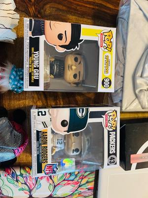 ANOTHER MISCELLANEOUS LOT FROM AN ELECTRIC TOOTHBRUSH TO A GRADUATION CAP AND GOWN