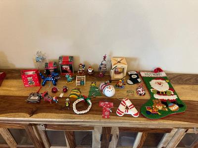 LARGE ASSORTMENT OF ORNAMENTS