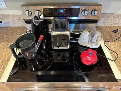 SMALL KITCHEN APPLIANCES