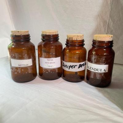 Apothecary Jars, Rack & Capsule Machine (LR-SS)