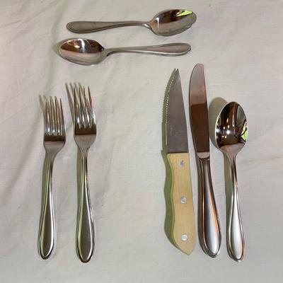 8 Person Hampton Forge Signature Flatware Set plus Steak Knives (K-SS)