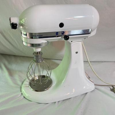 Classic White KitchenAid Mixer (K-SS)