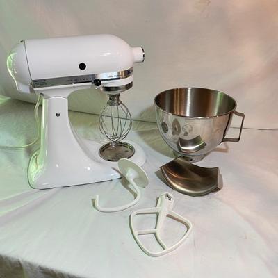 Classic White KitchenAid Mixer (K-SS)