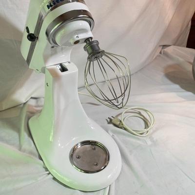 Classic White KitchenAid Mixer (K-SS)