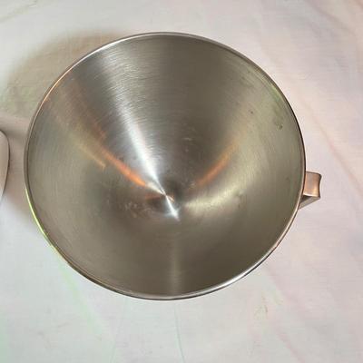 Classic White KitchenAid Mixer (K-SS)