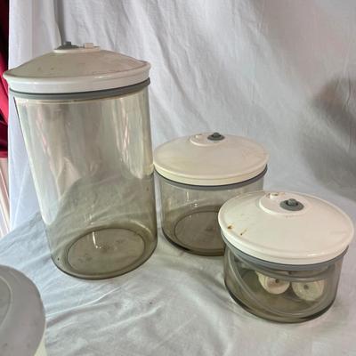 Food Saver with Vacuum Sealable Food Storage (K-SS)