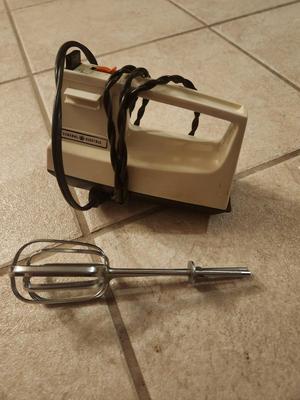 General Electrics Handmixer