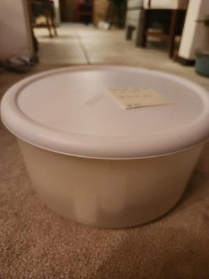 Steralite Cake Dish w/ Tiers