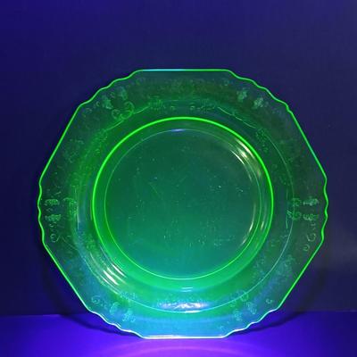 LOT 209: Uranium Glass Serving Platters (2) and Four Plates