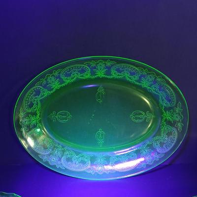 LOT 209: Uranium Glass Serving Platters (2) and Four Plates