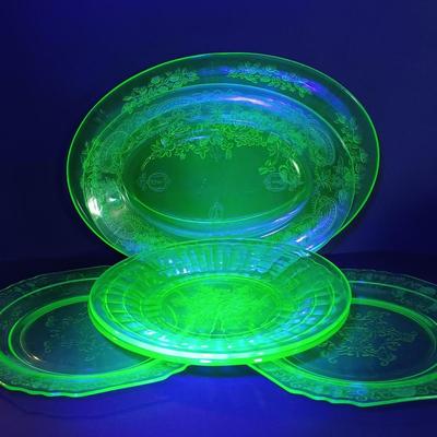 LOT 209: Uranium Glass Serving Platters (2) and Four Plates