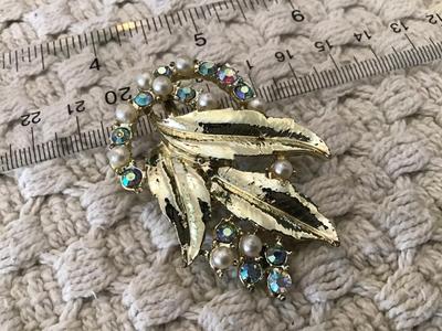 Vintage Rhinestone Faux Pearl Brooch