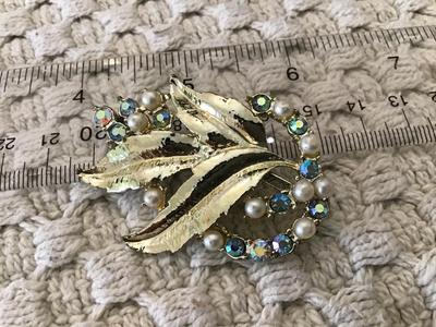 Vintage Rhinestone Faux Pearl Brooch