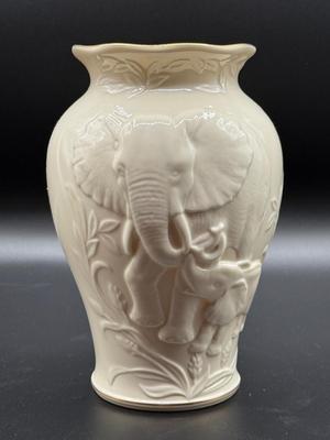 Lennox "Nature's Majesty" Vase
