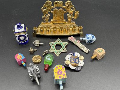 Dreidel and Menorah lot