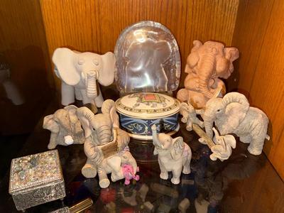 Sale Photo Thumbnail #101: Please see all pictures as they are the best representation of the items. The pictures show condition and what is included in the lot. All items unless noted, are pre-owned and have been used. *If you purchase furniture, you MUST bring help. We do not all
